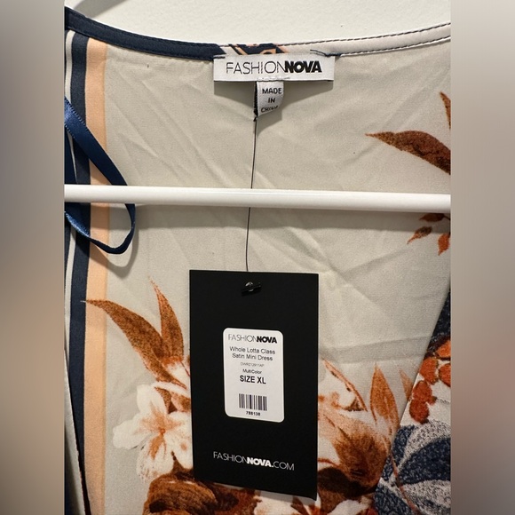 FASHION NOVA Multi Color Rust Satin Dress NWT Size XL - Picture 3 of 3